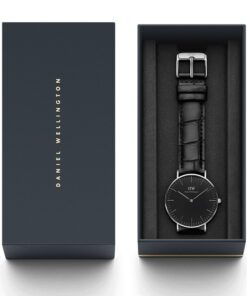 CLASSIC BLACK READING 31